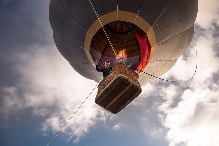 Hot Air Ballooning in Mossel Bay - Photo 1 of 10